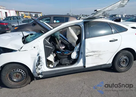 2016 Ford Focus S из США, поврежденный, VIN 1FADP3E23GL363075